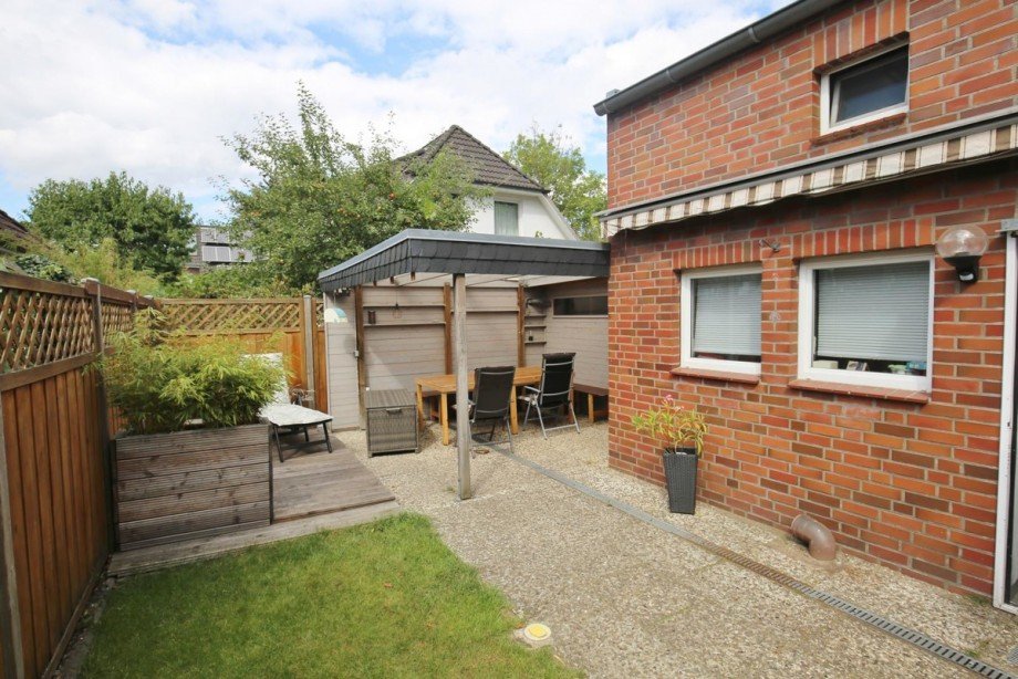 Garten mit Sitzecke Einfamilienhaus Norderstedt