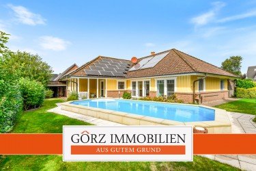 Hauptbild Großzügiges Niedrig-Energiehaus in Hartenholm mit moderner Gebäudetechnik und Wellness-Oase