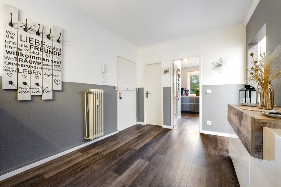 Ger�umiger Flur Etagenwohnung Quickborn
