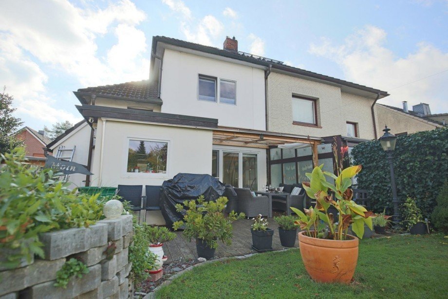 �berdachte Terrasse Doppelhaush�lfte Pinneberg