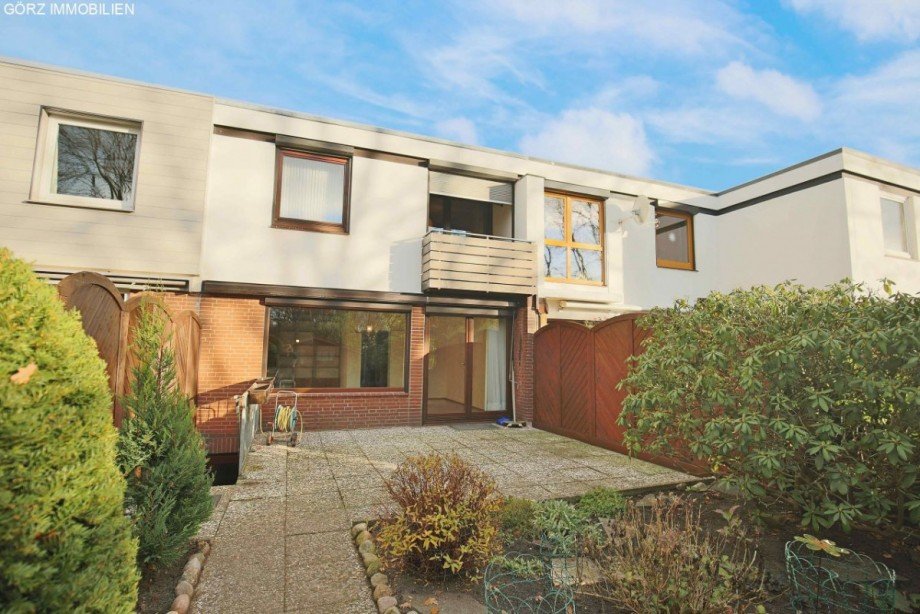 Blick vom Garten Reihenmittelhaus K�lln-Reisiek