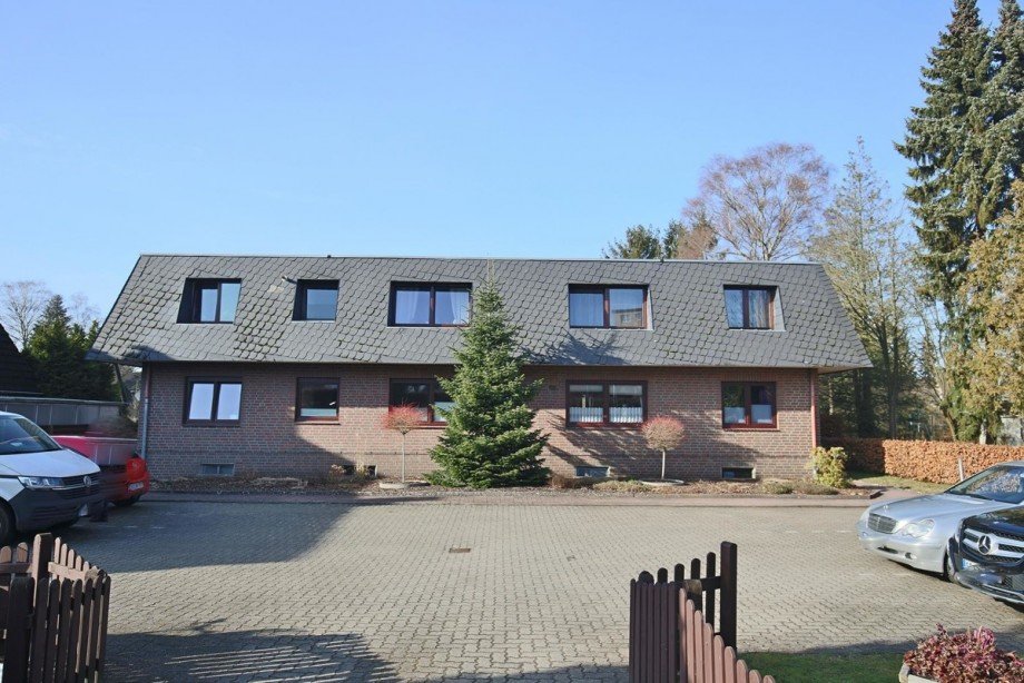 Auffahrt zum Haus Erdgeschosswohnung Norderstedt / Garstedt