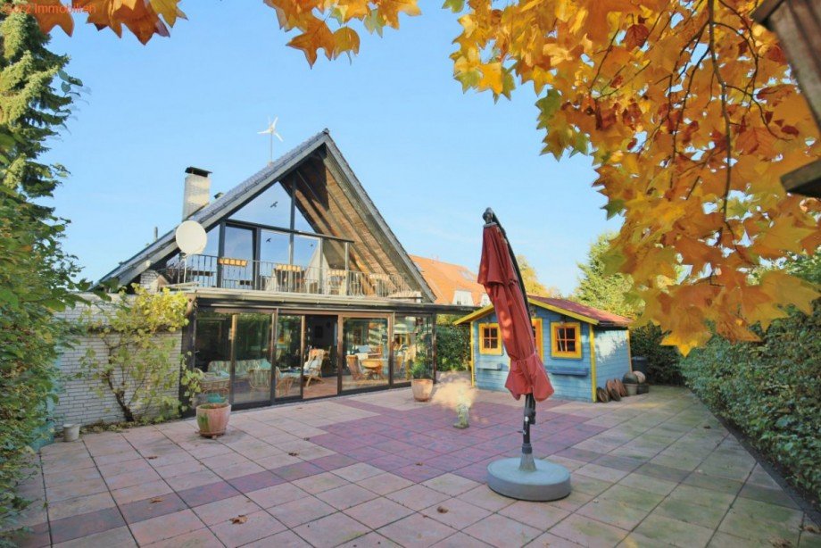 Au�enbereich und Haus Einfamilienhaus Pinneberg