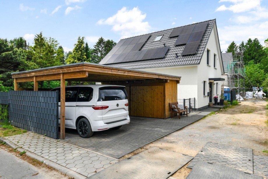 Doppelcarport mit Wallbox Einfamilienhaus Quickborn