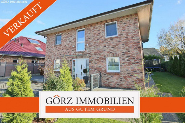  Norderstedt Stadthaus *VERKAUFT* - Neuwertige Stadtvilla in ruhiger Sackgassenlage - Wohnen und Arbeiten unter einem Dach!