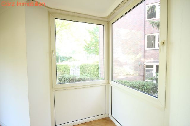 Der Erker mit den gro�en Fenstern Terrassenwohnung Hamburg