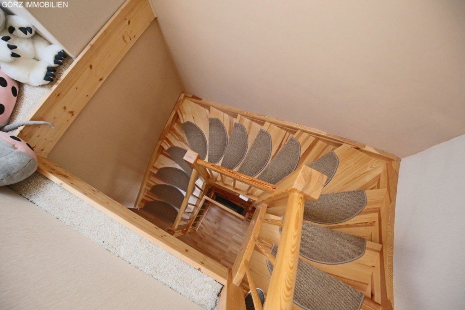 Treppenabgang vom Spitzboden Reihenendhaus Pinneberg