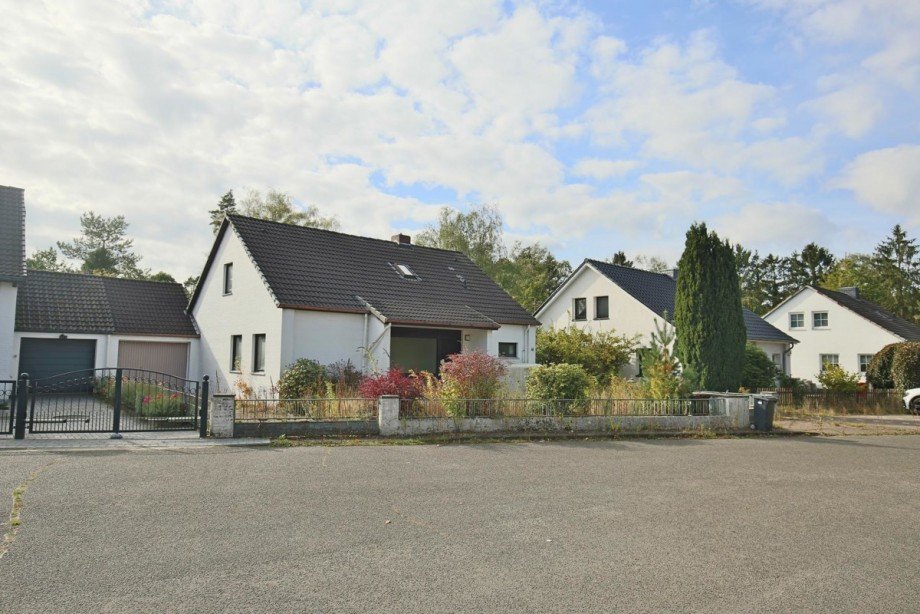 Stra�enansicht Einfamilienhaus Henstedt-Ulzburg
