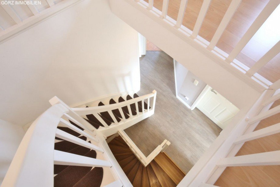 Holztreppe Doppelhaush�lfte Norderstedt