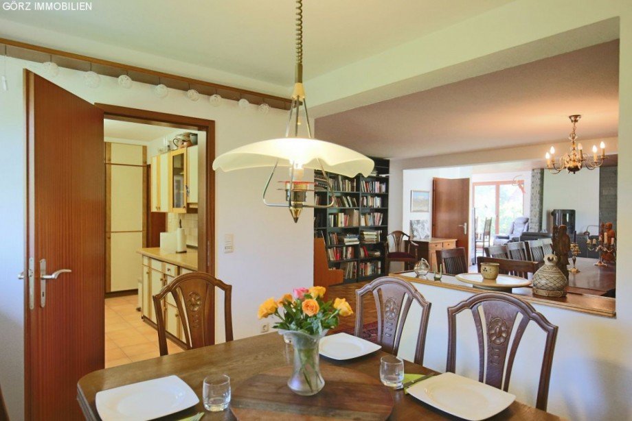 Blick in die K�che und den Wohnbereich Einfamilienhaus Tornesch