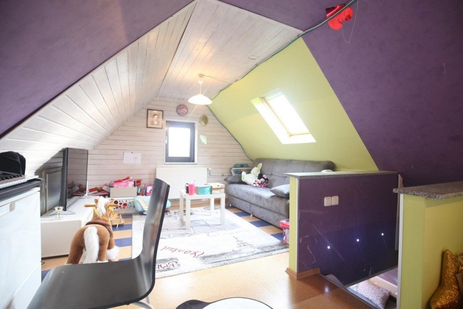 Kinderzimmer im Spitzboden Doppelhaush�lfte Quickborn