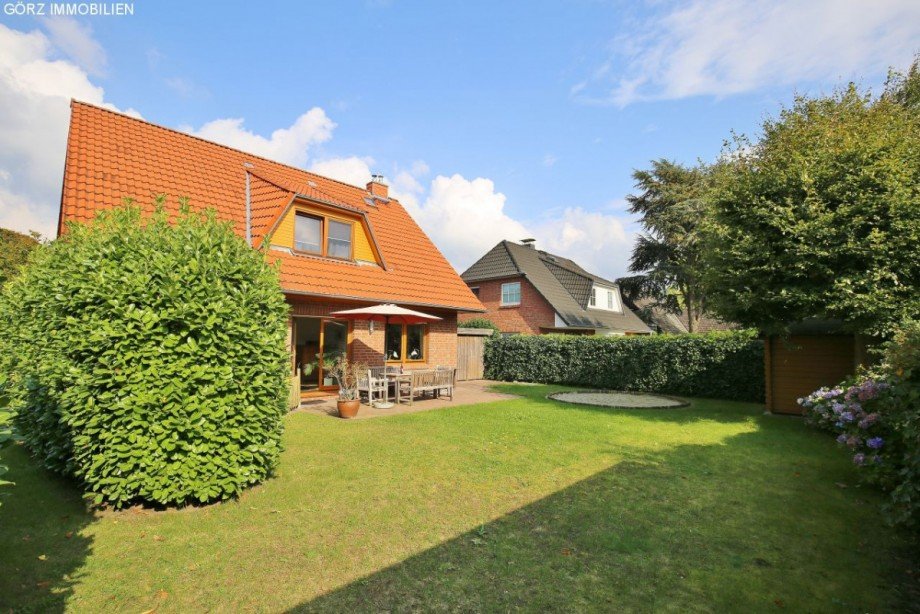 eingewachsener Garten Einfamilienhaus Norderstedt