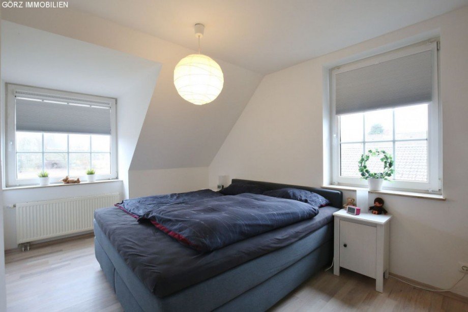 Schlafzimmer mit Gaube Doppelhaush�lfte Quickborn-Heide