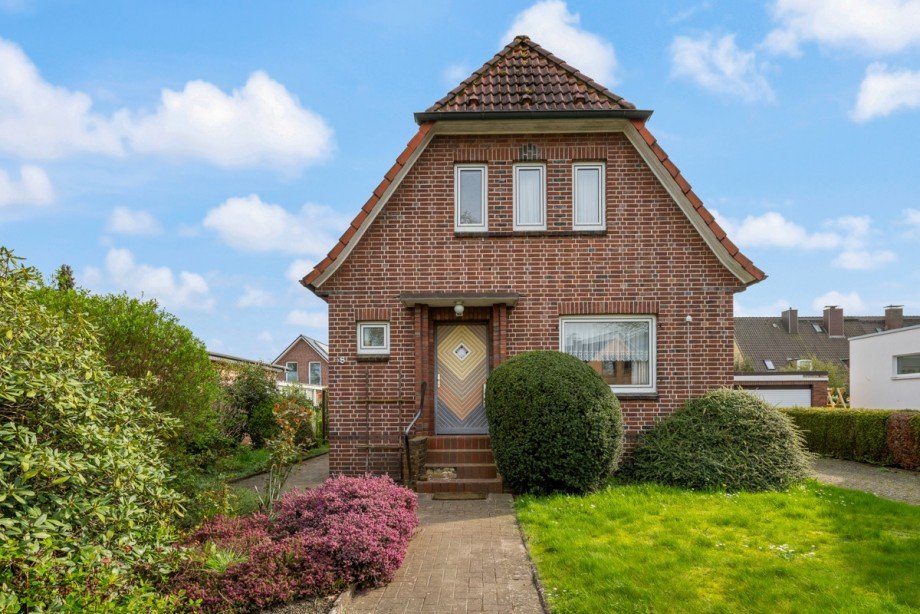 Vorderansicht Einfamilienhaus Norderstedt
