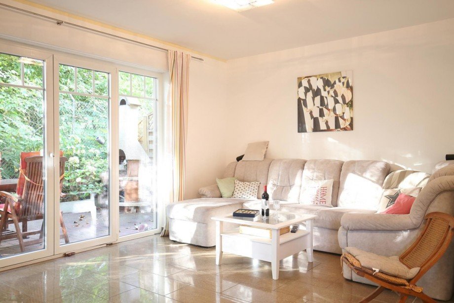 Platz f�r eine gro�e Couch Reiheneckhaus Hamburg