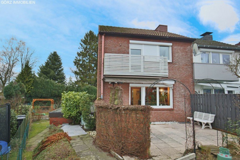 Blick vom Garten Richtung Terrasse Reihenendhaus Norderstedt