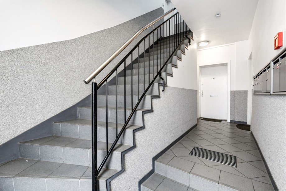 Treppenhaus Erdgeschosswohnung Hamburg / Eilbek