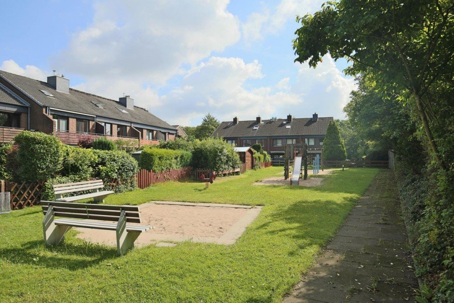 Spielplatz um die Ecke Reihenmittelhaus Norderstedt