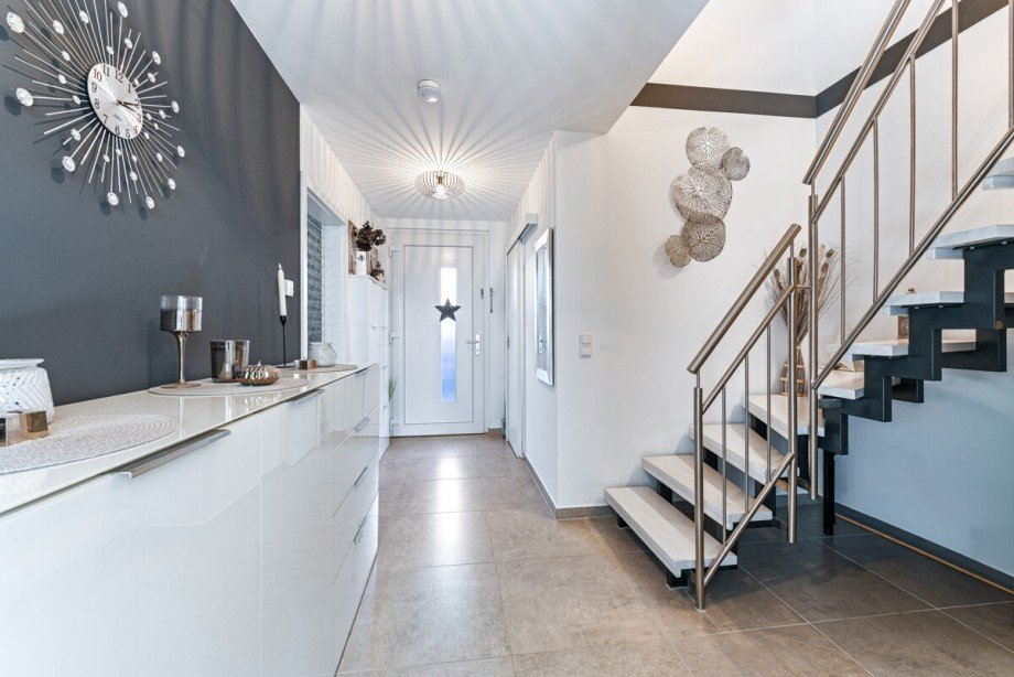 Flur EG Reihenmittelhaus Nahe