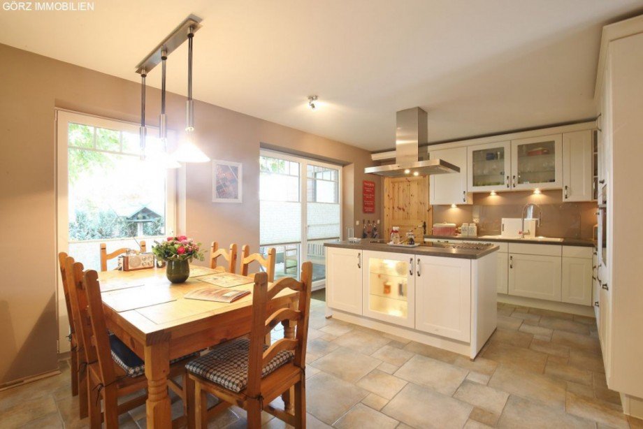 Gem�tliche Landhausk�che mit Essbereich Einfamilienhaus S�lfeld
