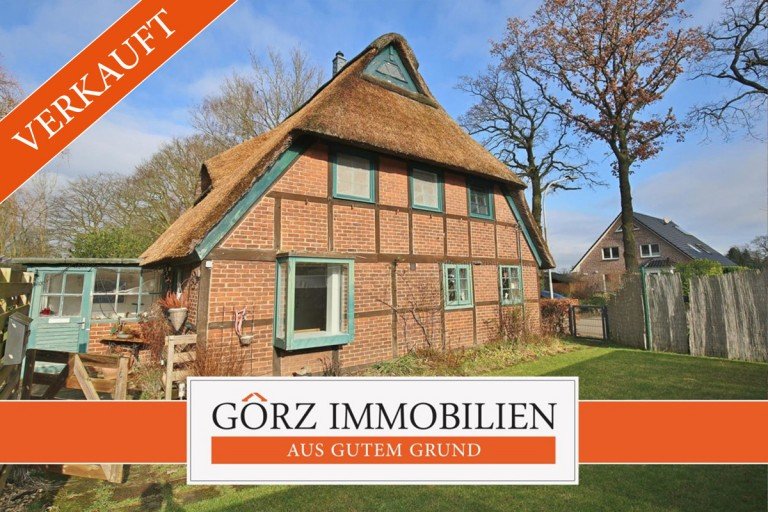 CW12409 Ellerau Einfamilienhaus *VERKAUFT* - Traum-Reetdachhaus - lichtdurchflutet - sch�nes Grundst�ck in idyllischer Wohnlage - kein Denkmalschutz