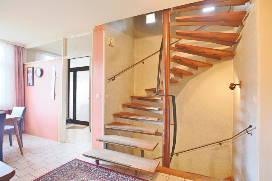 Treppe in das Obergeschoss Reihenendhaus Norderstedt / Harksheide