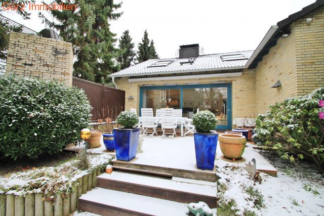 Die Terrasse mit Au�enkamin Einfamilienhaus Hamburg