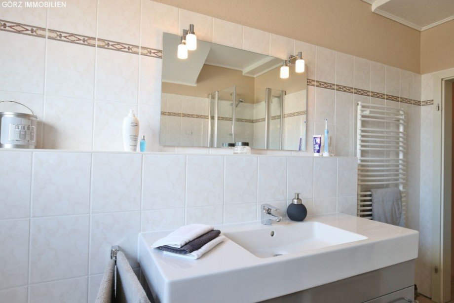 Waschtisch im Vollbad Maisonettewohnung Henstedt-Ulzburg