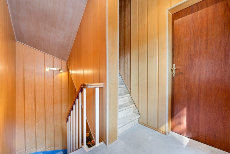 Treppe zum DG Zweifamilienhaus Hamburg