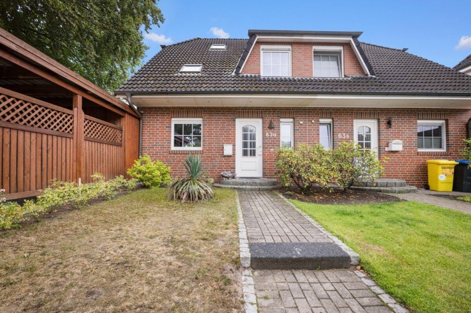 Hausansicht Doppelhaush�lfte Norderstedt