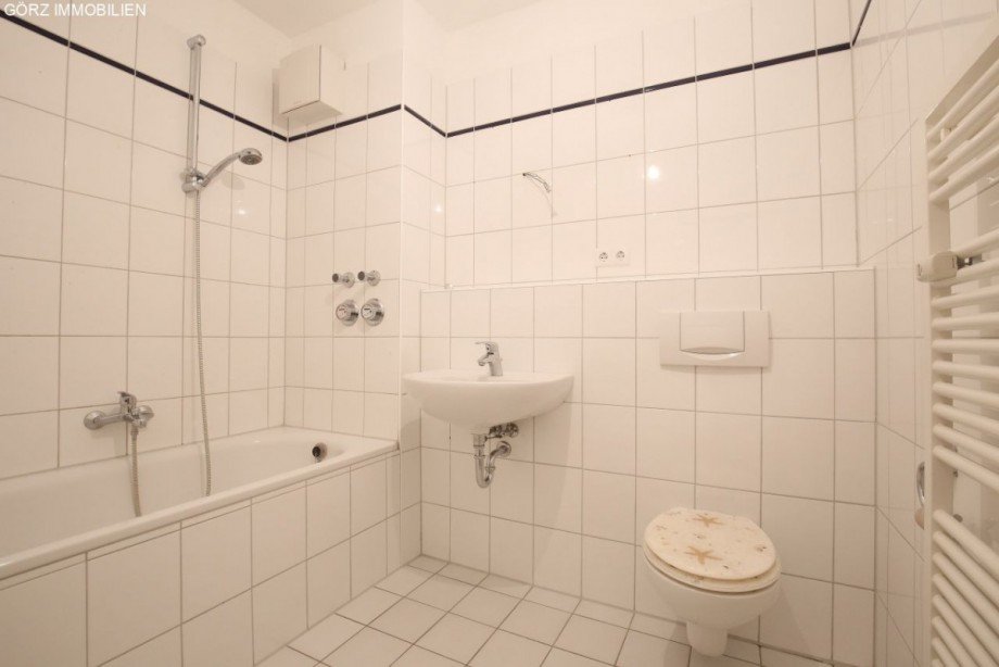 ..und Badewanne Erdgeschosswohnung Hamburg