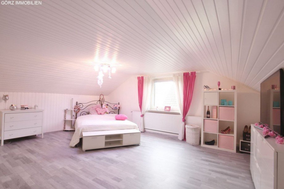 gro�z�gig: Schlafzimmer 1 im DG Einfamilienhaus Elmenhorst