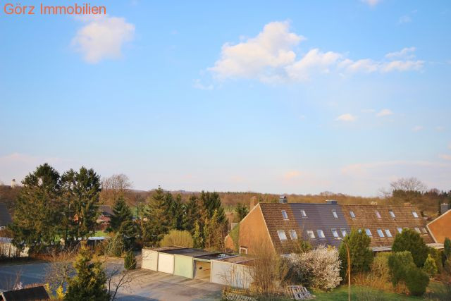 Sch�ner Fernblick aus dem Schlafzimmer Dachgeschosswohnung Henstedt-Ulzburg