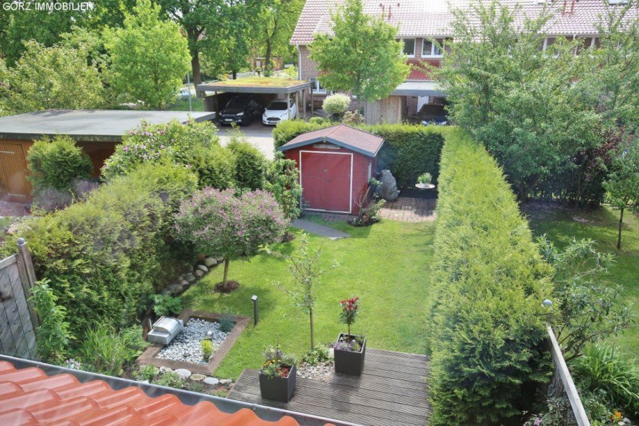 Blick von oben in den Garten Reihenhaus Norderstedt
