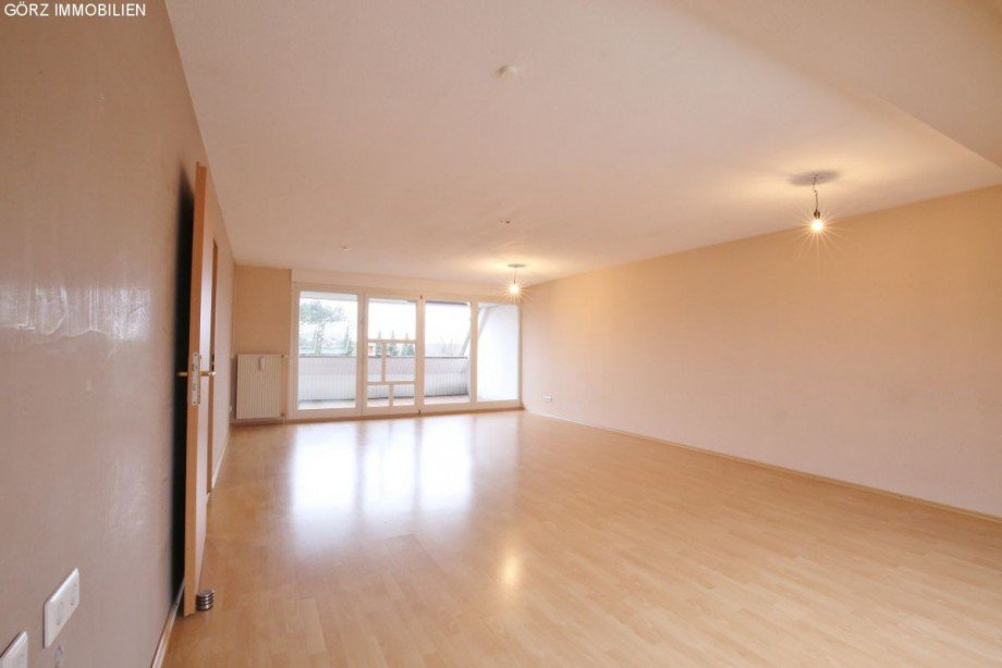 gro�es Wohnzimmer Dachgeschosswohnung Norderstedt