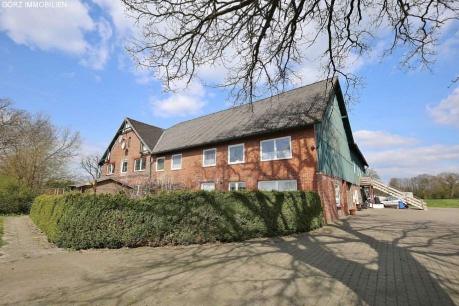 Geb�ude mit Hoffl�che Mehrfamilienhaus Lutzhorn