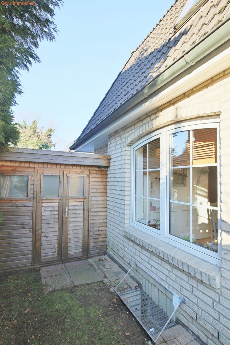 Schuppen + gro�es Fenster Doppelhaush�lfte Norderstedt