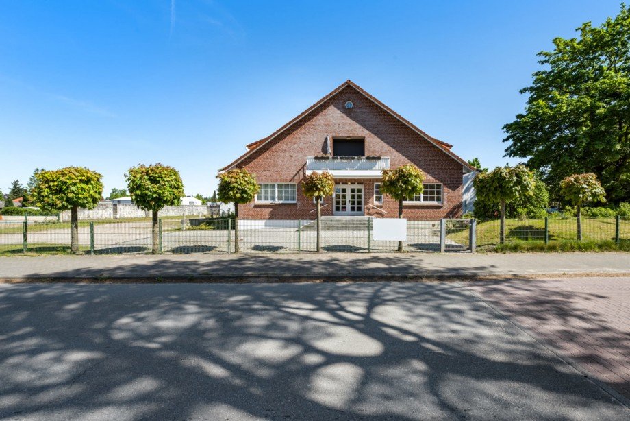  Wohn- / Gesch�ftshaus Quickborn