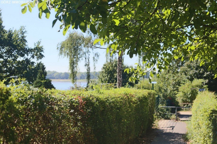 nah gelegener Wanderweg an der Elbe Etagenwohnung Wedel