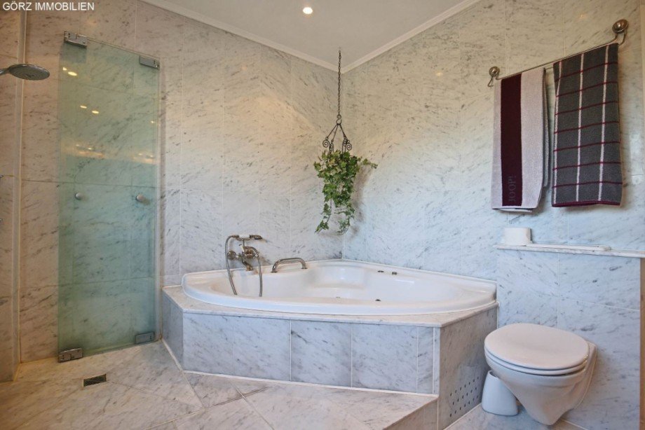Duschen oder Baden - Sie entscheiden Reihenmittelhaus Norderstedt