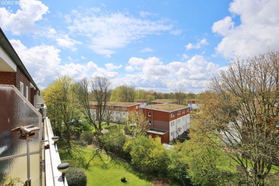 Ausblick ins Gr�ne Dachgeschosswohnung Hamburg