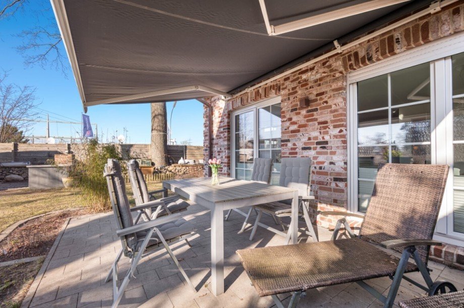 Terrasse mit Lan-Buchse Doppelhaush�lfte Henstedt-Ulzburg