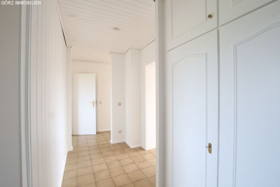 Gro�z�giger Flur Dachgeschosswohnung Henstedt-Ulzburg