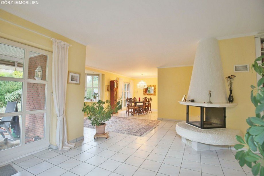 Blick zum Essbereich Einfamilienhaus Quickborn