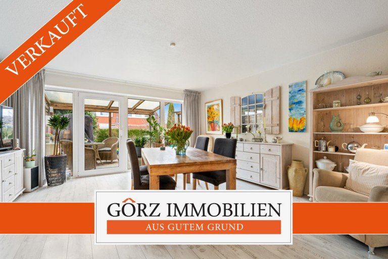  Henstedt-Ulzburg Doppelhaush�lfte *VERKAUFT* Moderne gepflegte Doppelhaush�lfte mit sch�nem Garten und Carport in idyllischer und beliebter Wohnlage mit Gewerbem�glichkeit