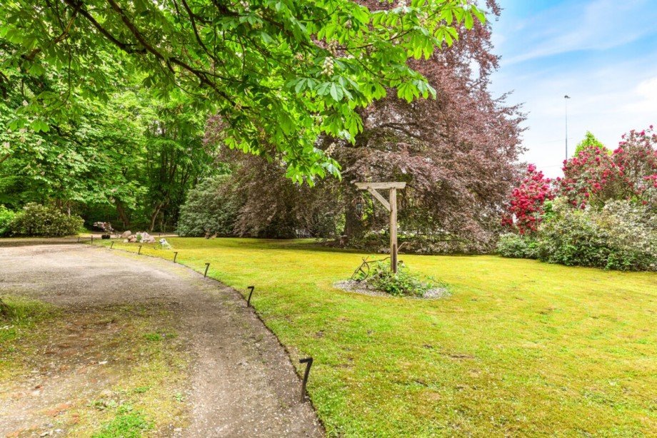 Garten und Auffahrt Einfamilienhaus Norderstedt