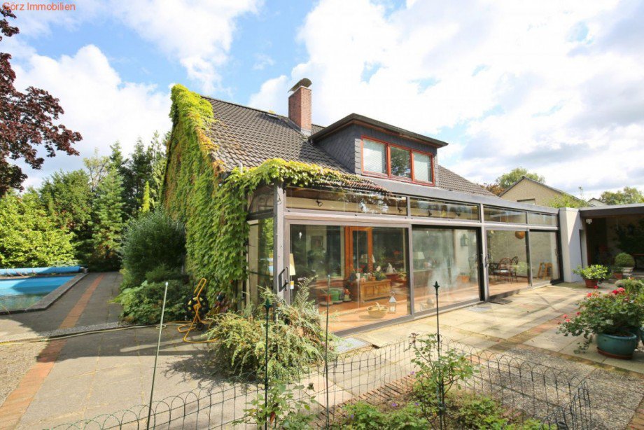 HAUS und POOL Einfamilienhaus Norderstedt