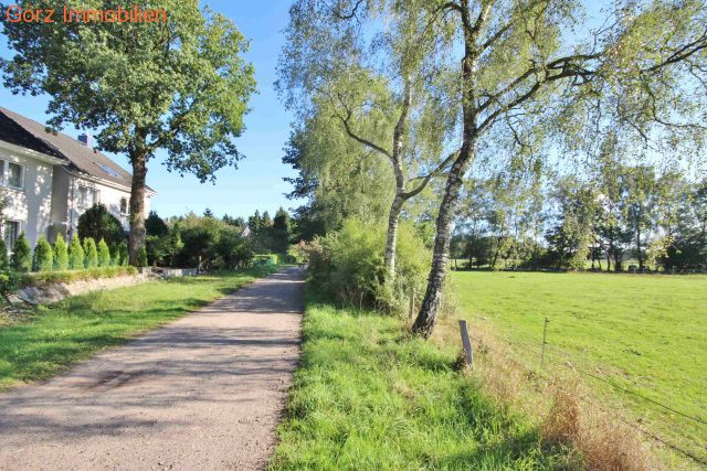 Hinten links sehen Sie das Haus! Reihenendhaus Quickborn-Heide