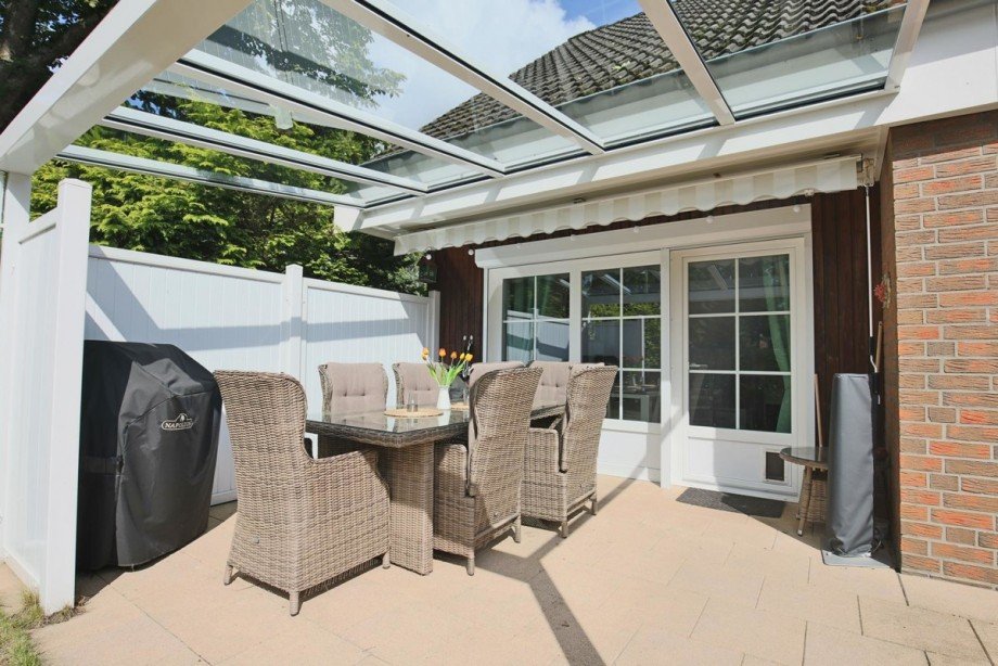 Terrassse mit neuem Glasdach Reihenendhaus Norderstedt