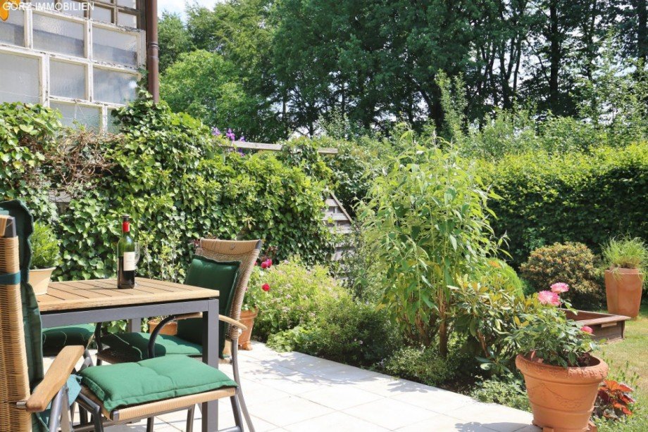 Sichtschutz zum Nachbarn Reihenmittelhaus Norderstedt